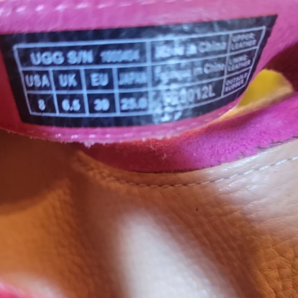 UGG bright pink